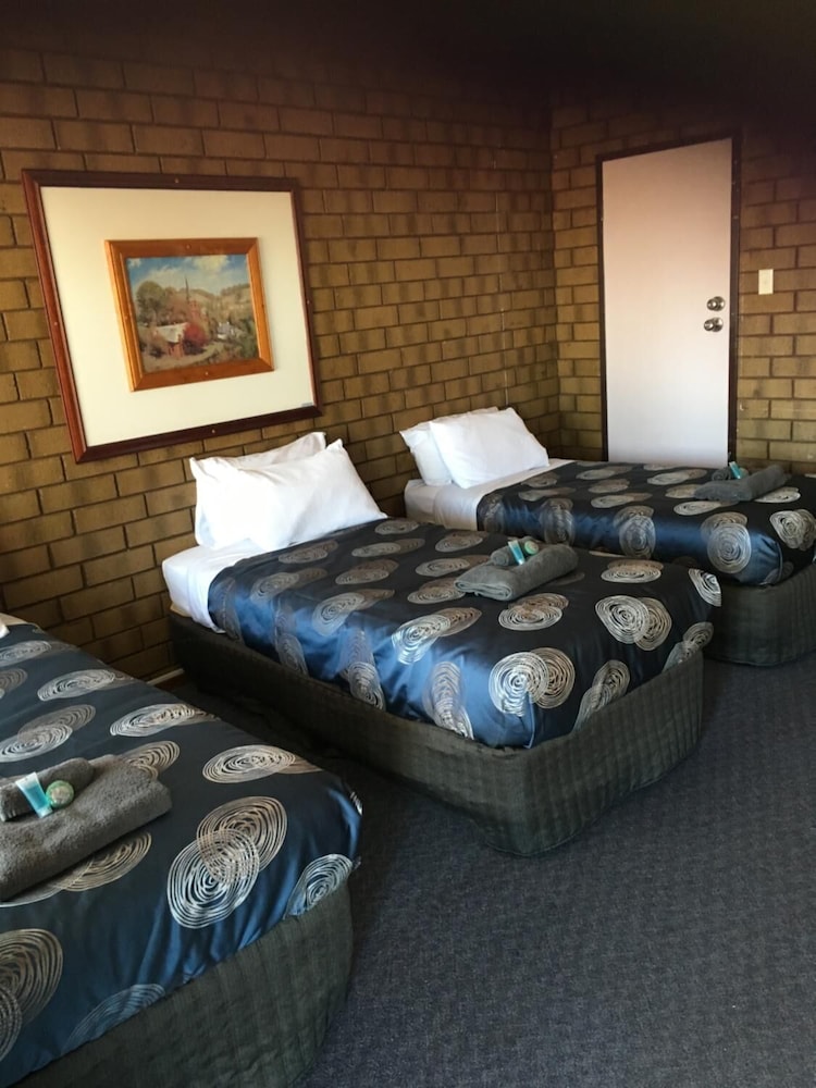AIRPORT WHYALLA MOTEL 29/58