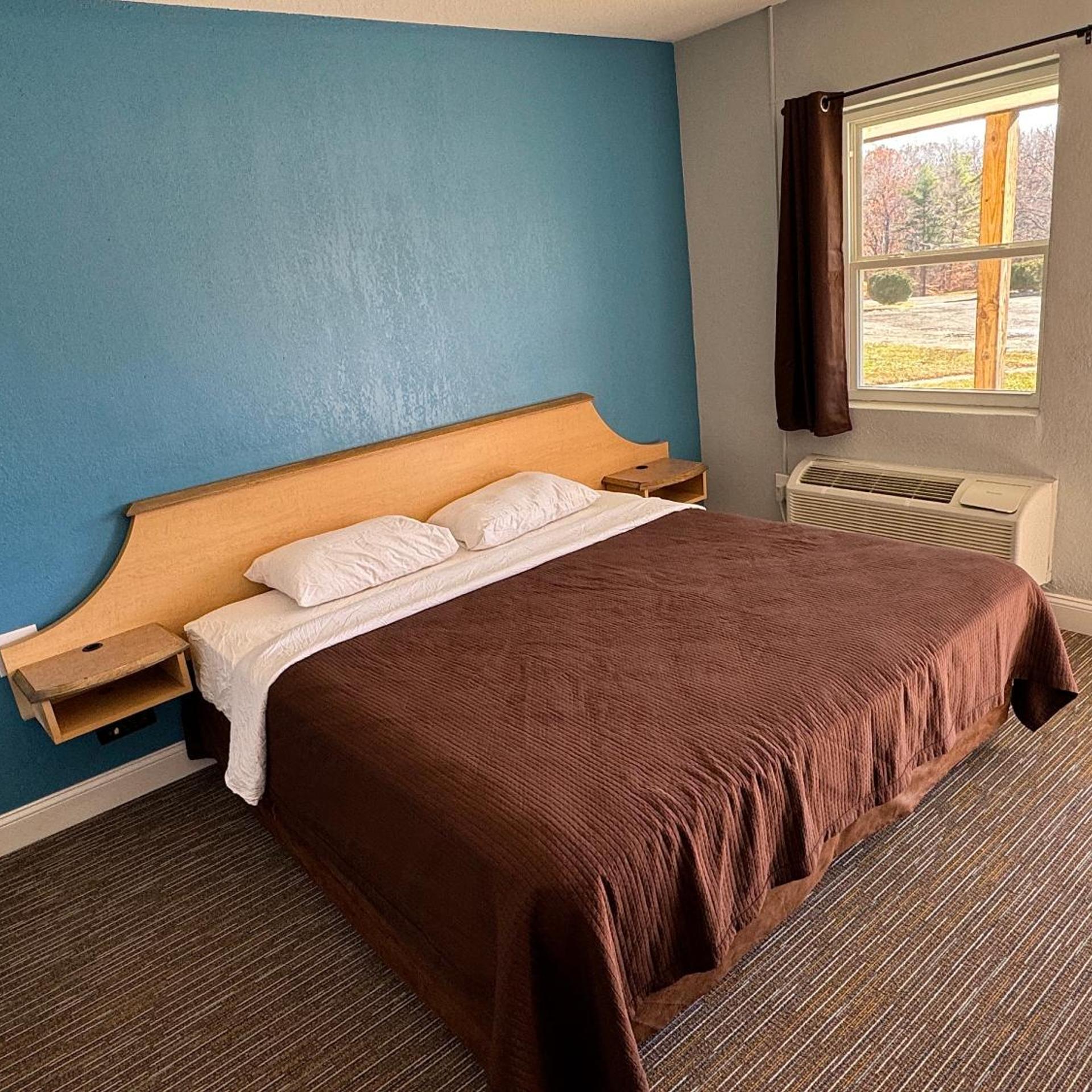 Budget Inn 3/8