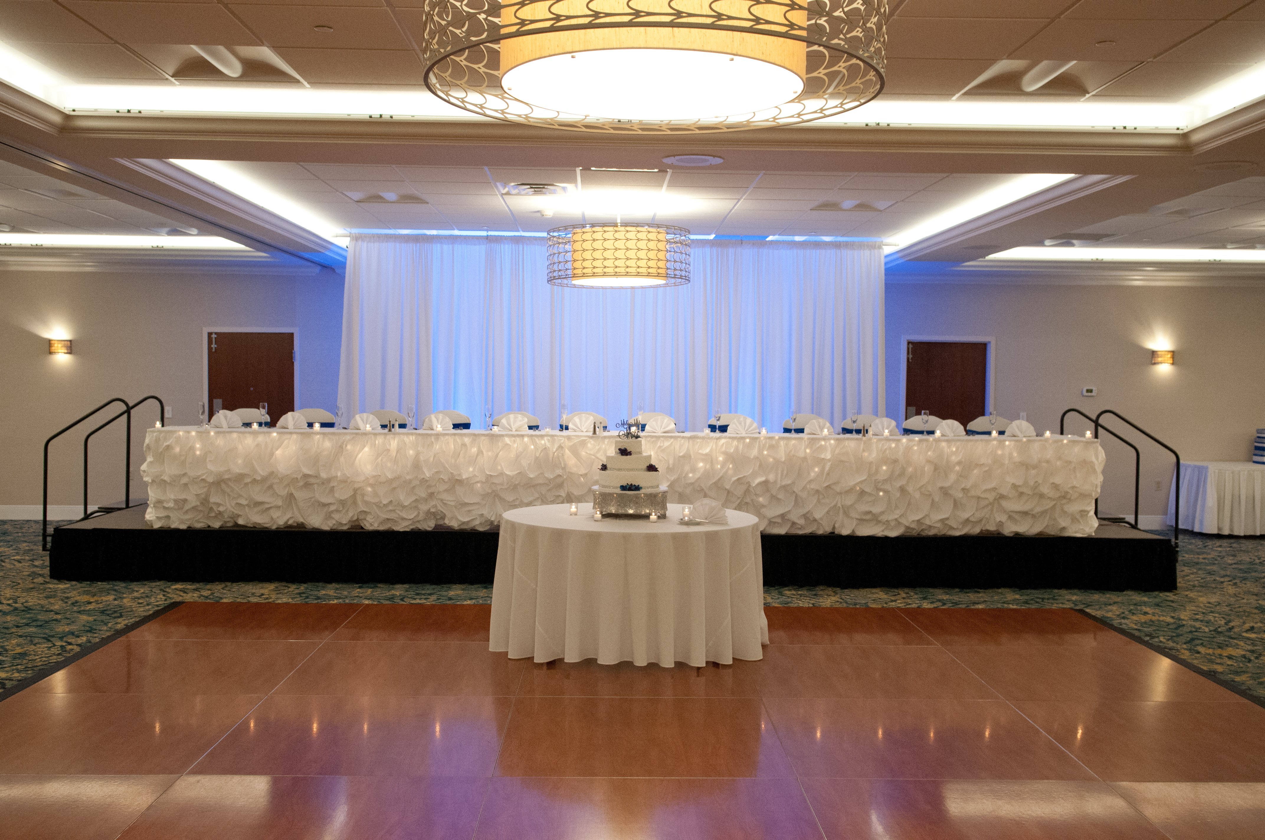 Crowne Plaza Suites Pittsburgh South 10/76