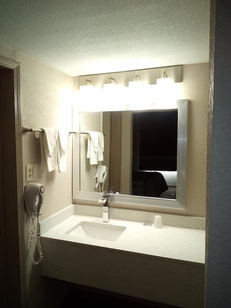 Motel6 Burlington, NC 37/43