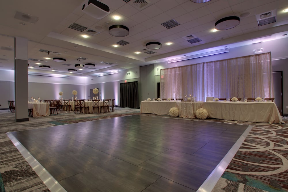 Holiday Inn Peoria At Grand Prairie 6/75