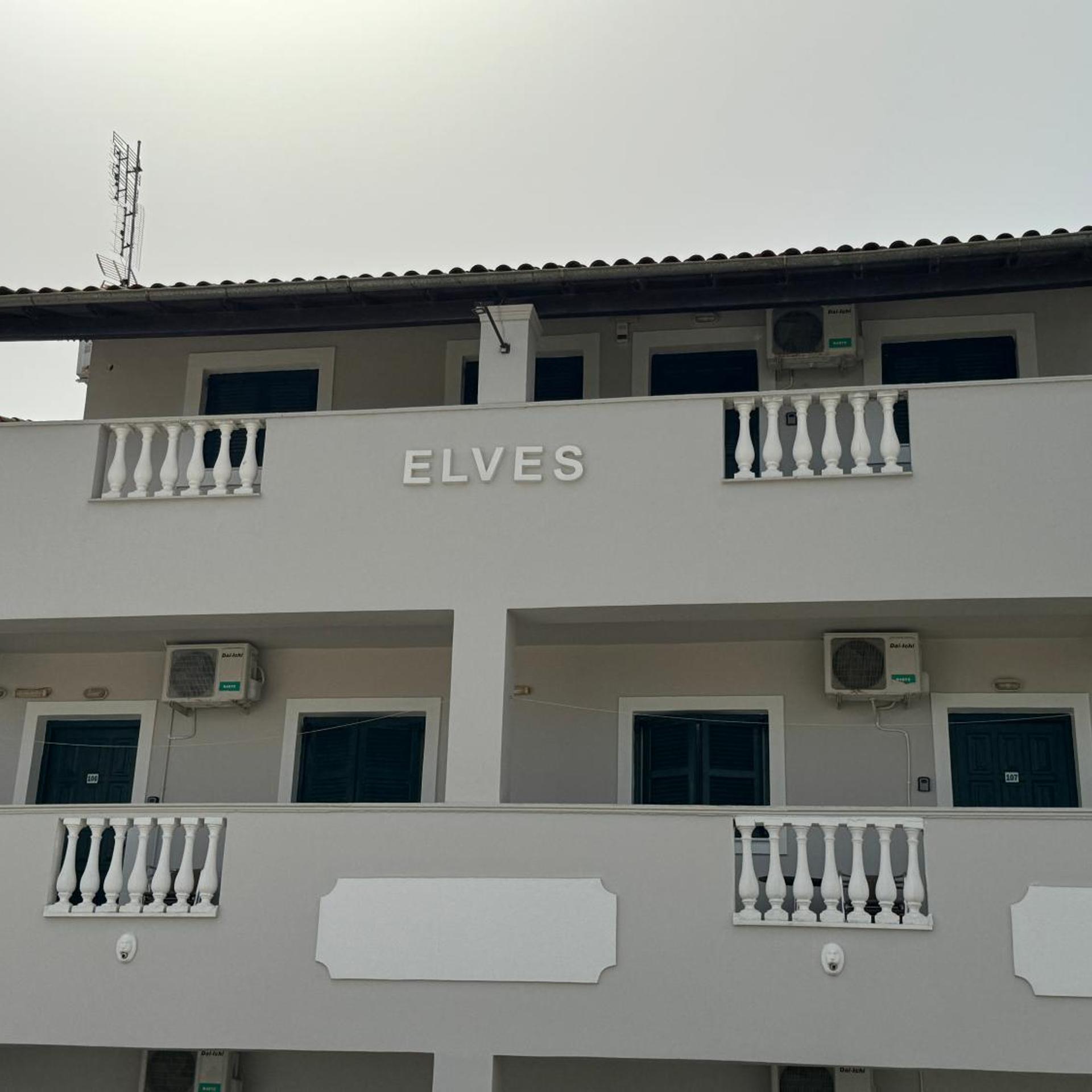Elves Apartments 2/45