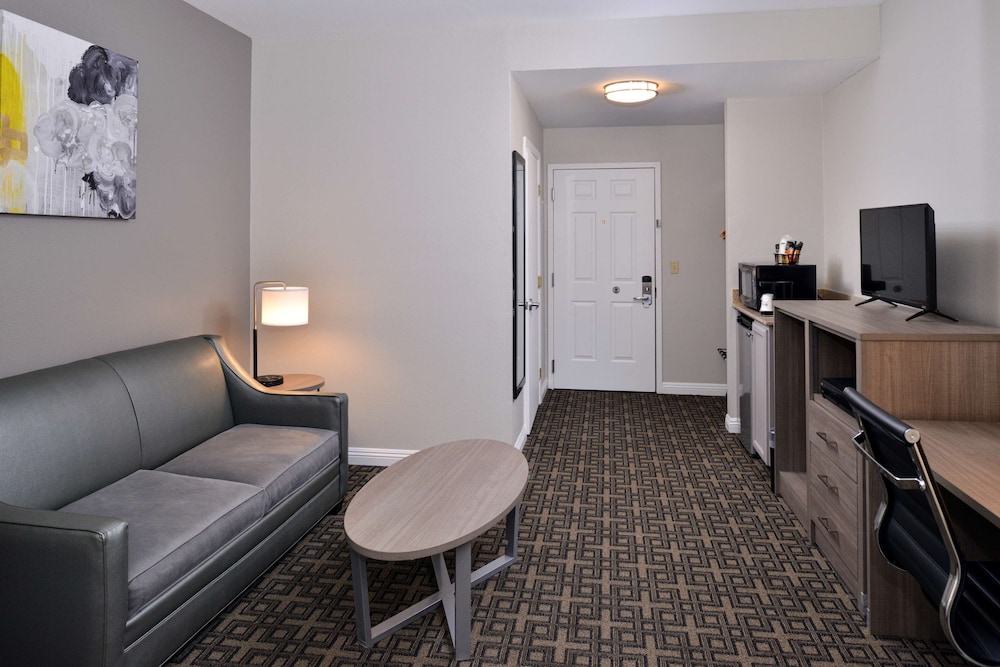 Best Western Kettleman City Inn & Suites 34/45