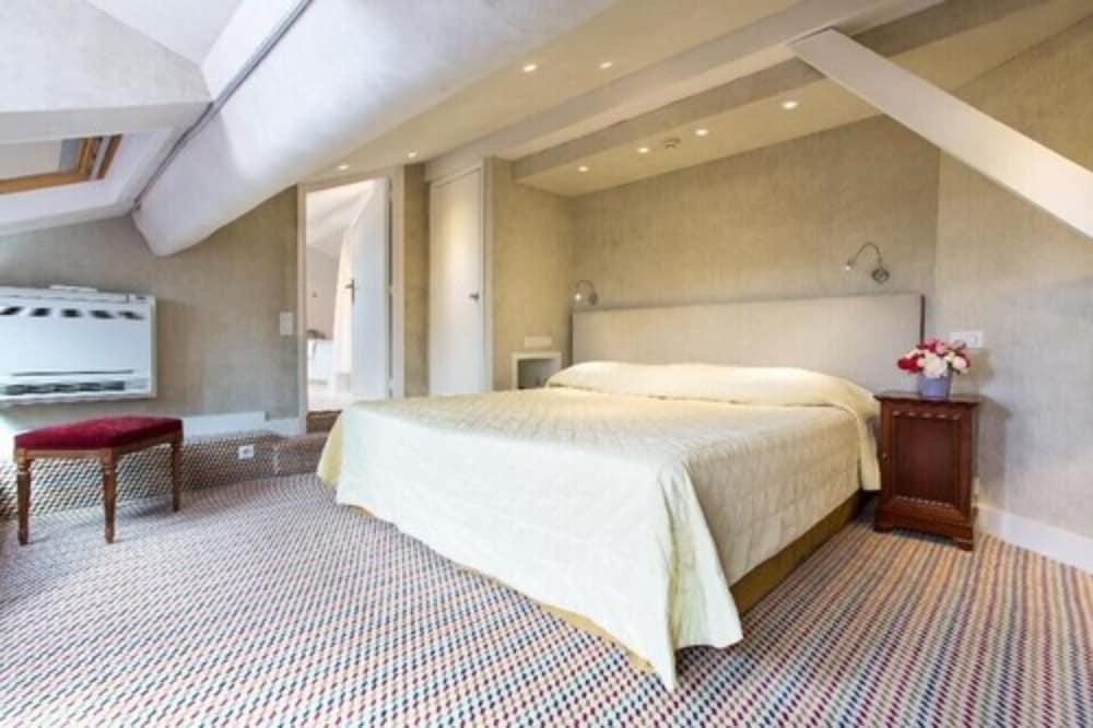 Family Suite, Apartment, Partial Sea View, Attic