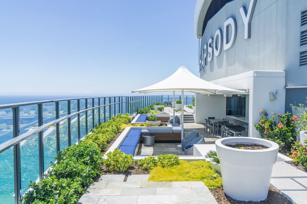 RHAPSODY RESORT 30/35