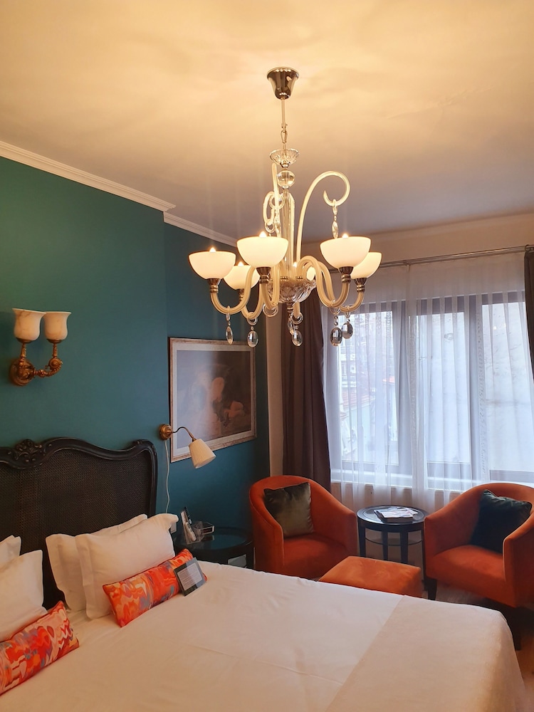 Faik Pasha Hotels 50/76