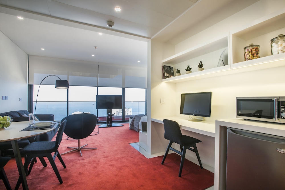 1866 Court Suites 38/50