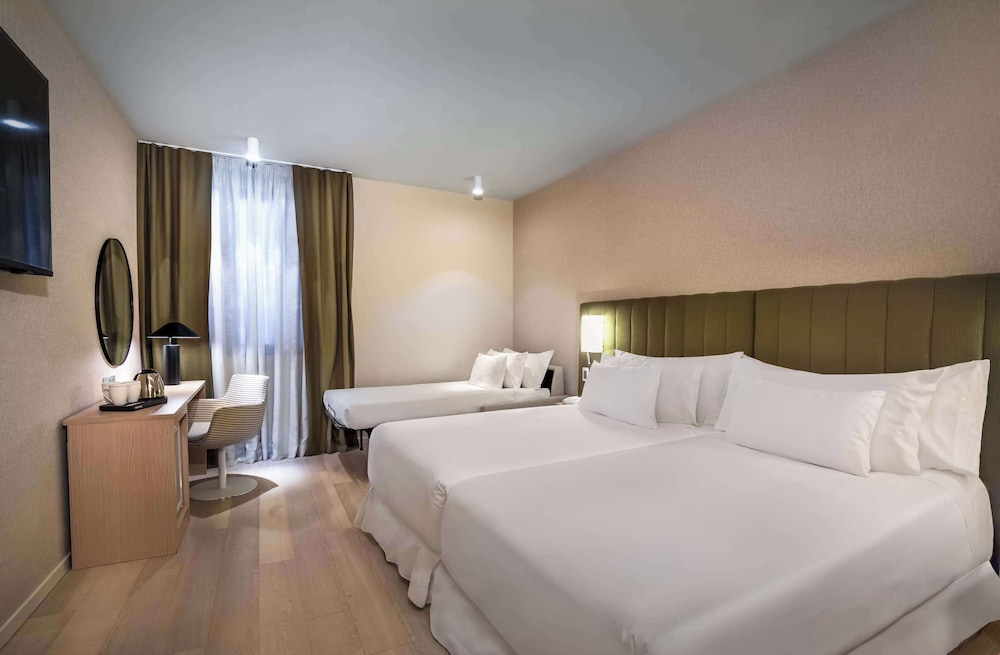 غرفة عائلية بسريرين منفصلين مع أريكة، Barcelo Nervion 3/7