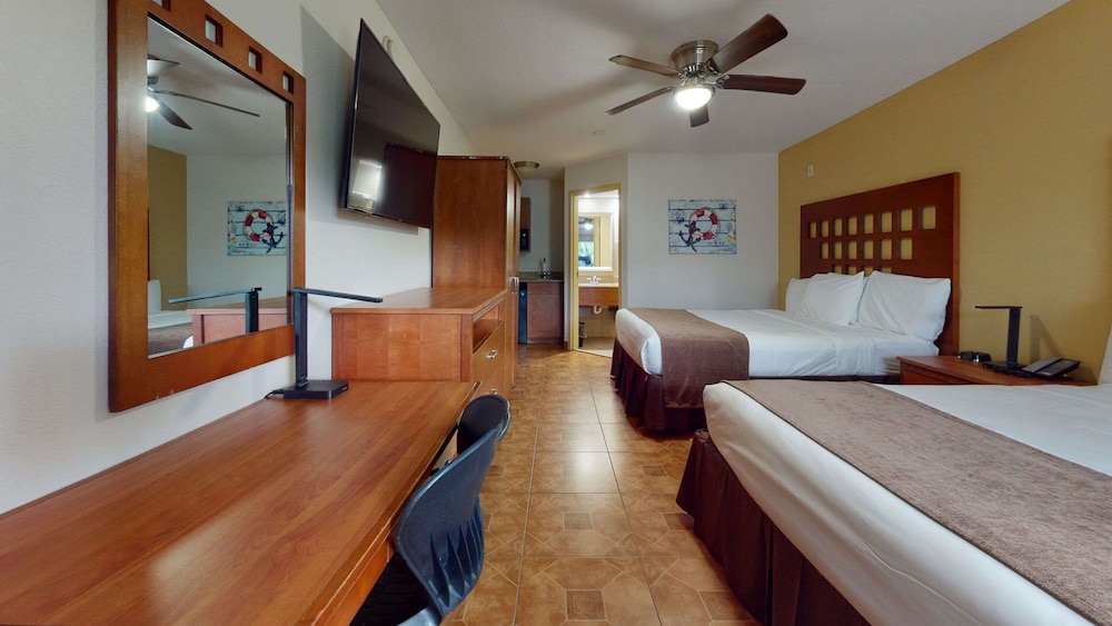 DELUXE, 2 QUEEN BEDS