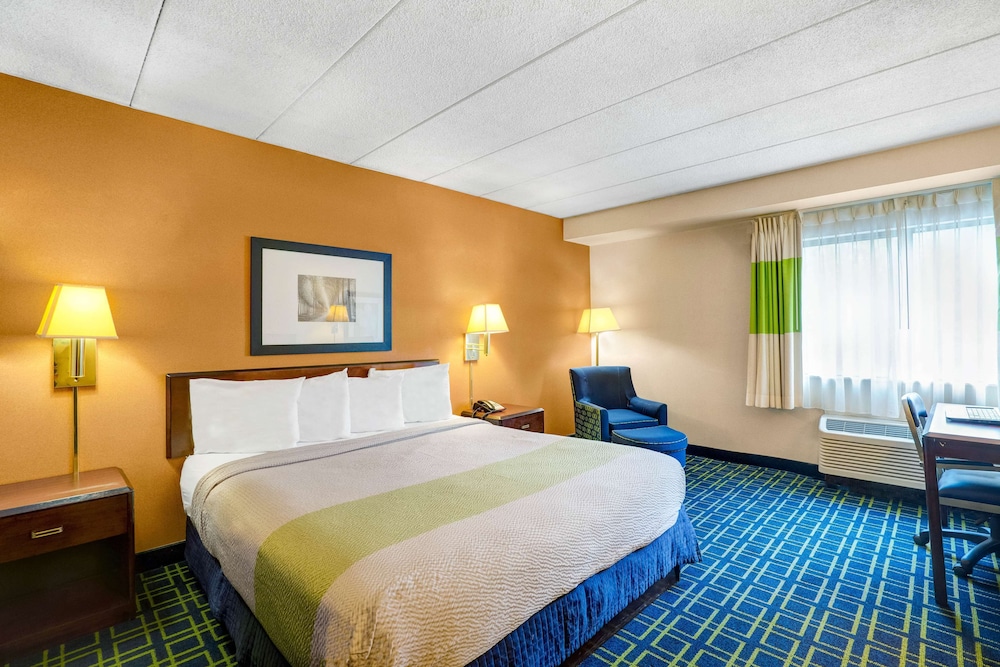 Motel6 Milford, CT 33/74