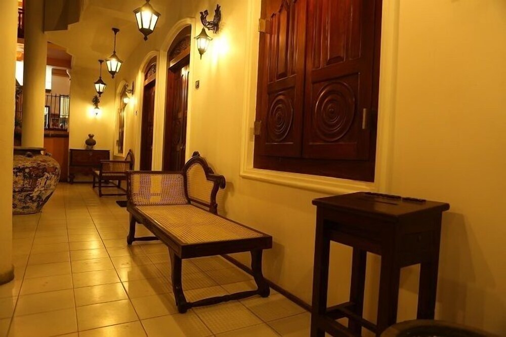 The Villa Hotel 26/42