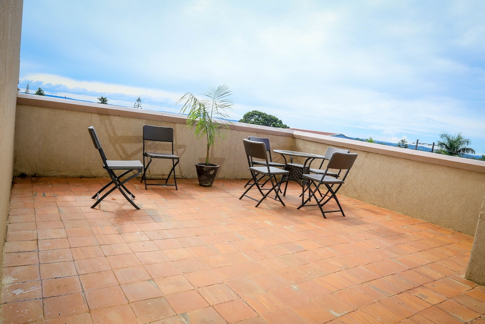Hotel 7 Seasons Entebbe 42/55