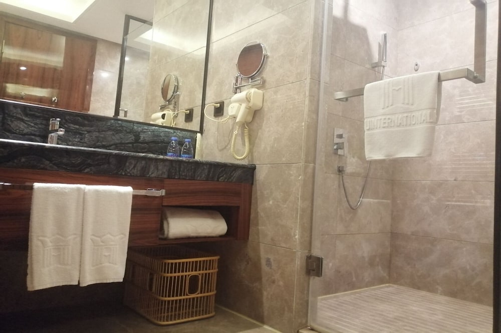 Tong Yu International Hotel 37/39