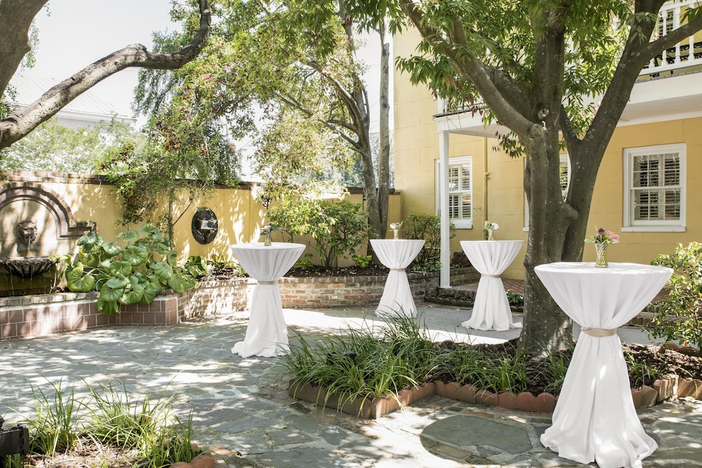 Jasmine House Inn 31/35