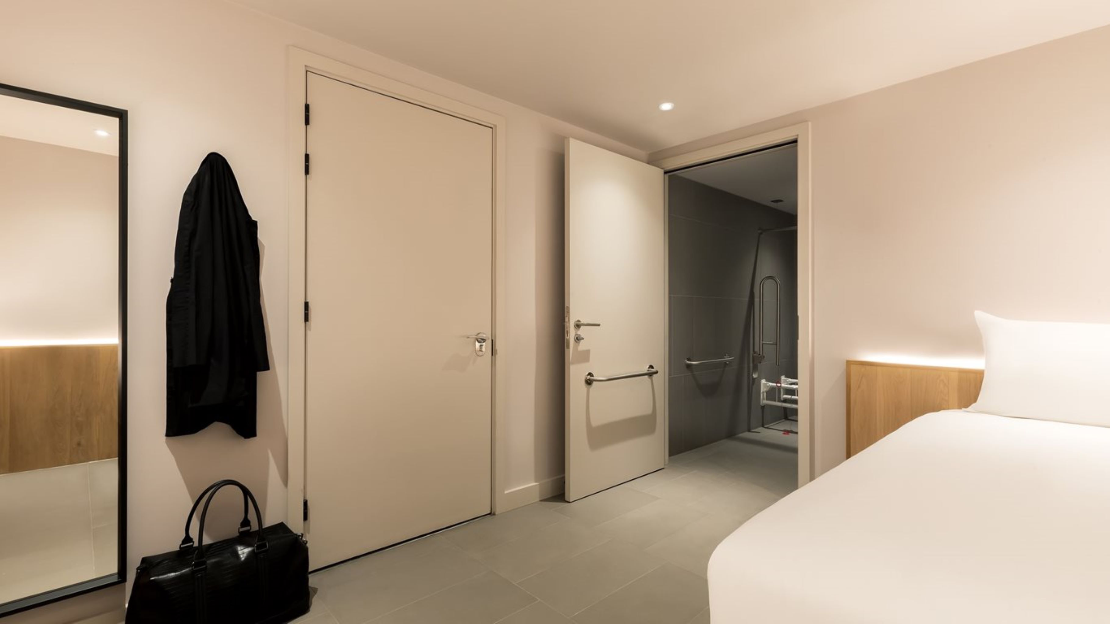 COCOON 1, ACCESSIBLE