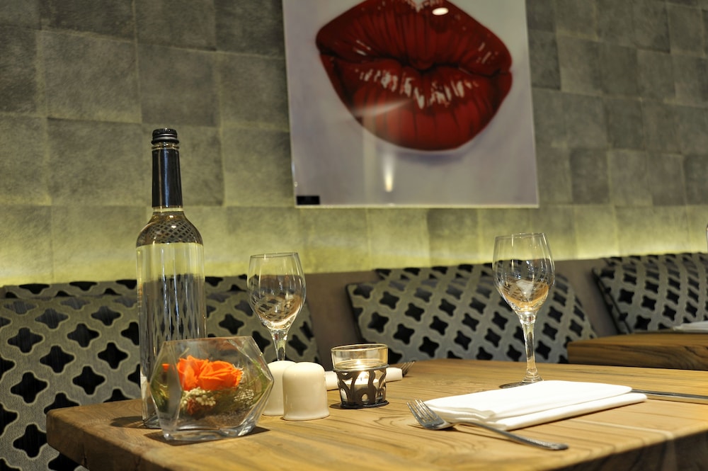 GOLDEN TULIP KEYSER BREDA 27/64