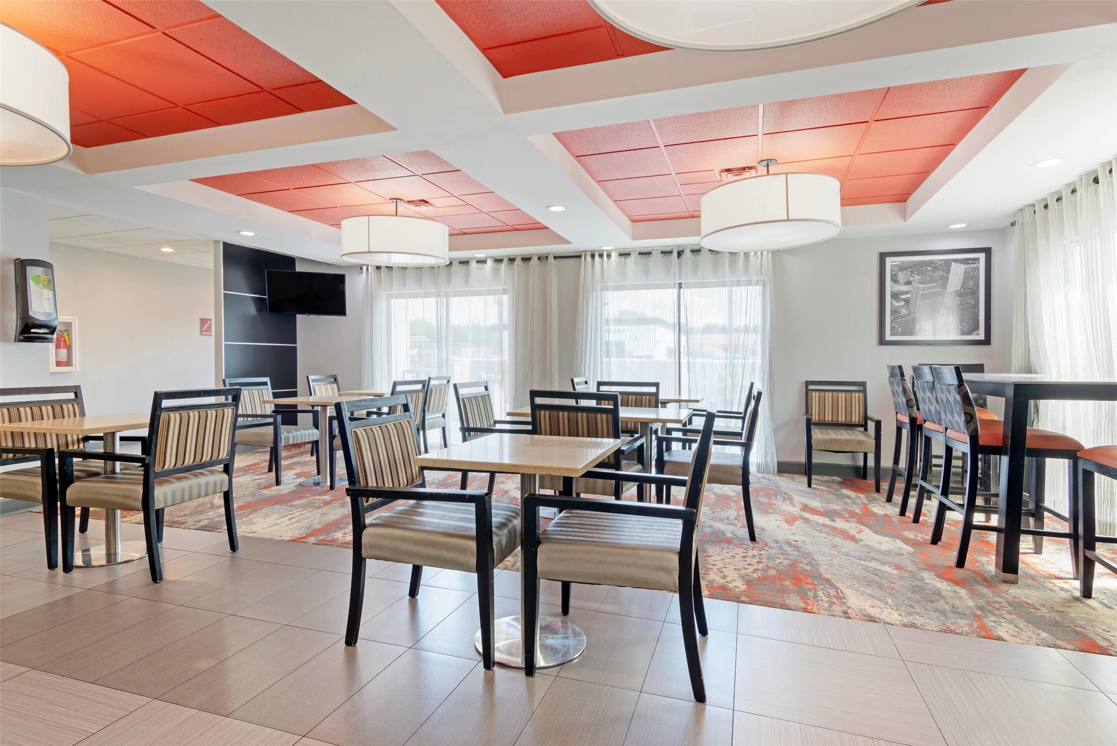 Comfort Inn & Suites Carrollton, GA 32/40