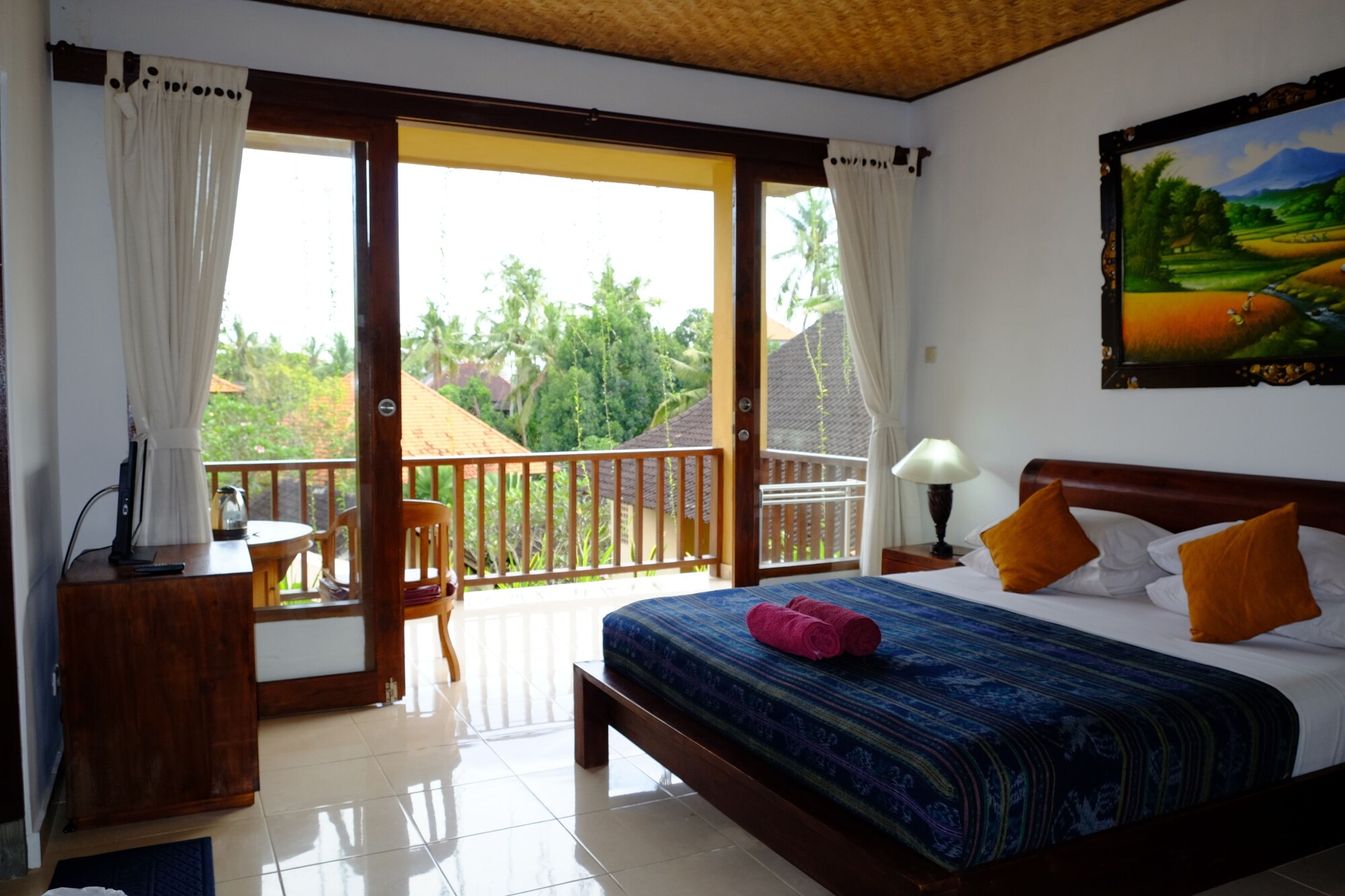 DELUXE, DOUBLE BED