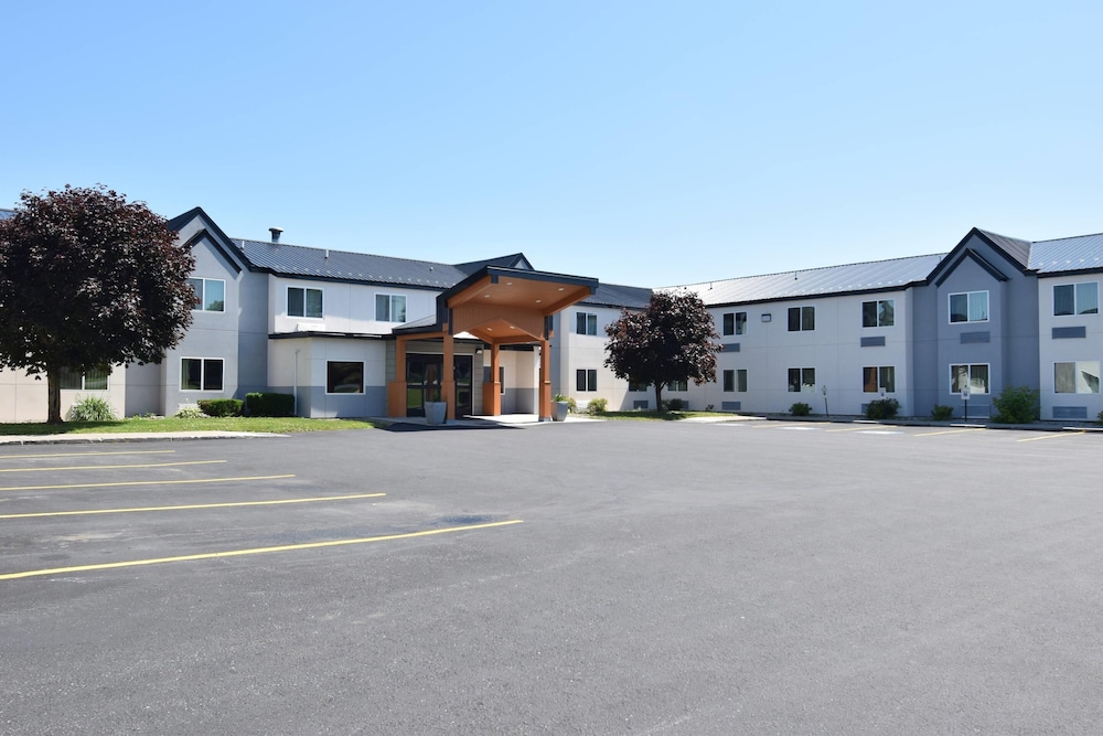 Quality Inn and Suites Watertown Fort Drum 45/50