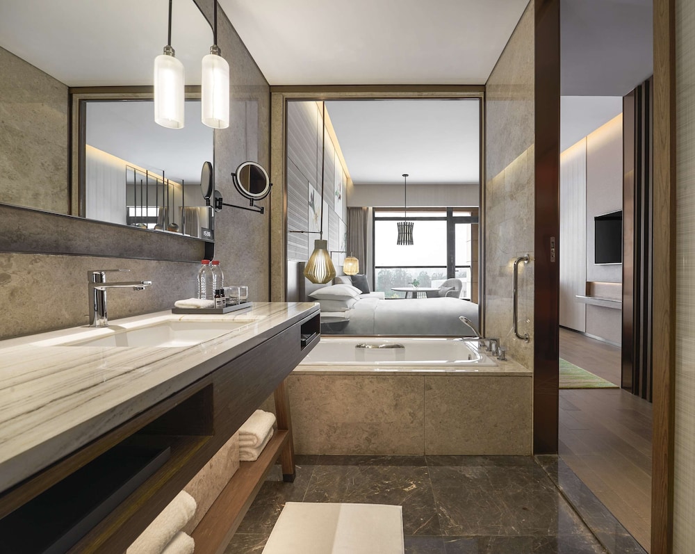 Hyatt Regency Beijing Shiyuan 37/40