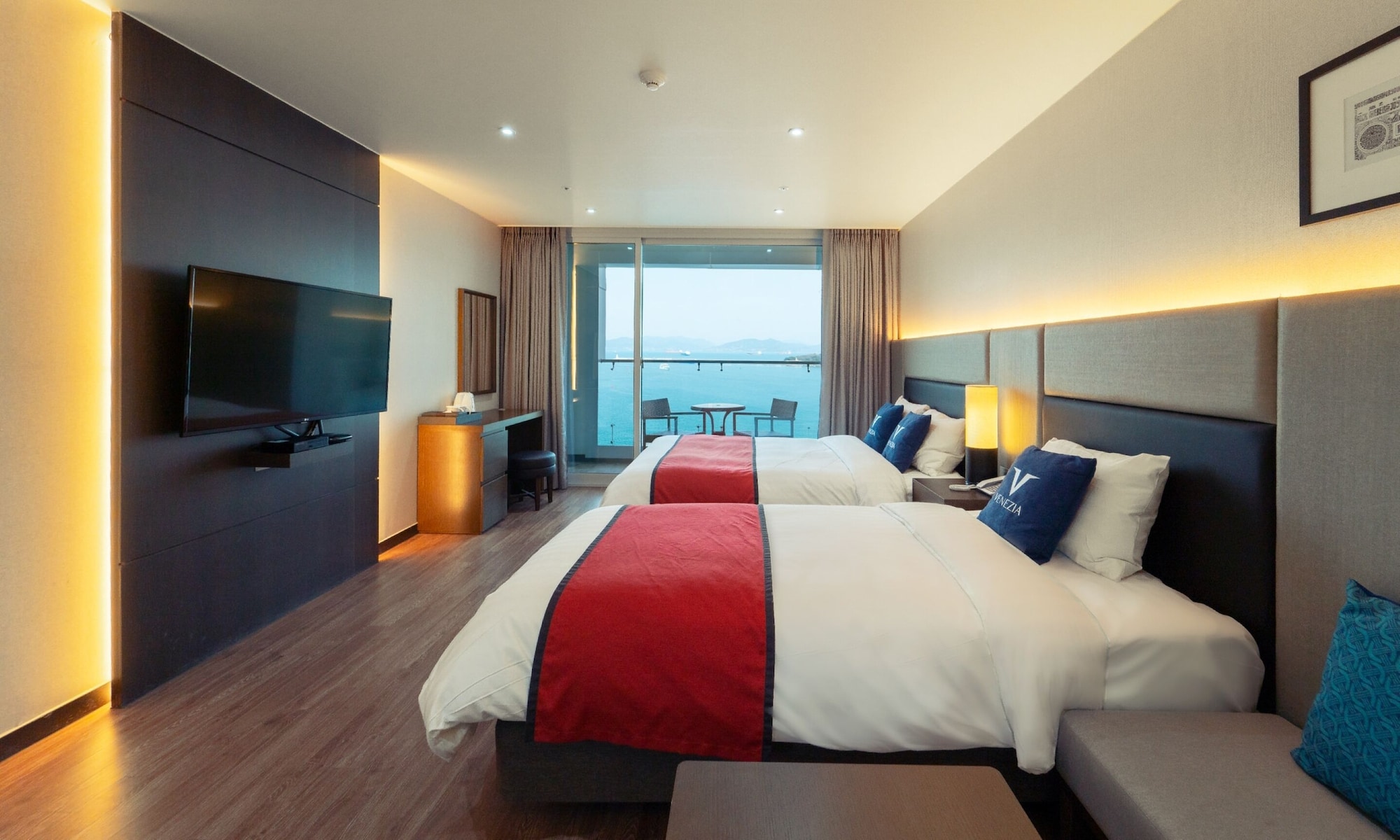 DELUXE, FAMILY, TWIN BEDS, OCEAN VIEW