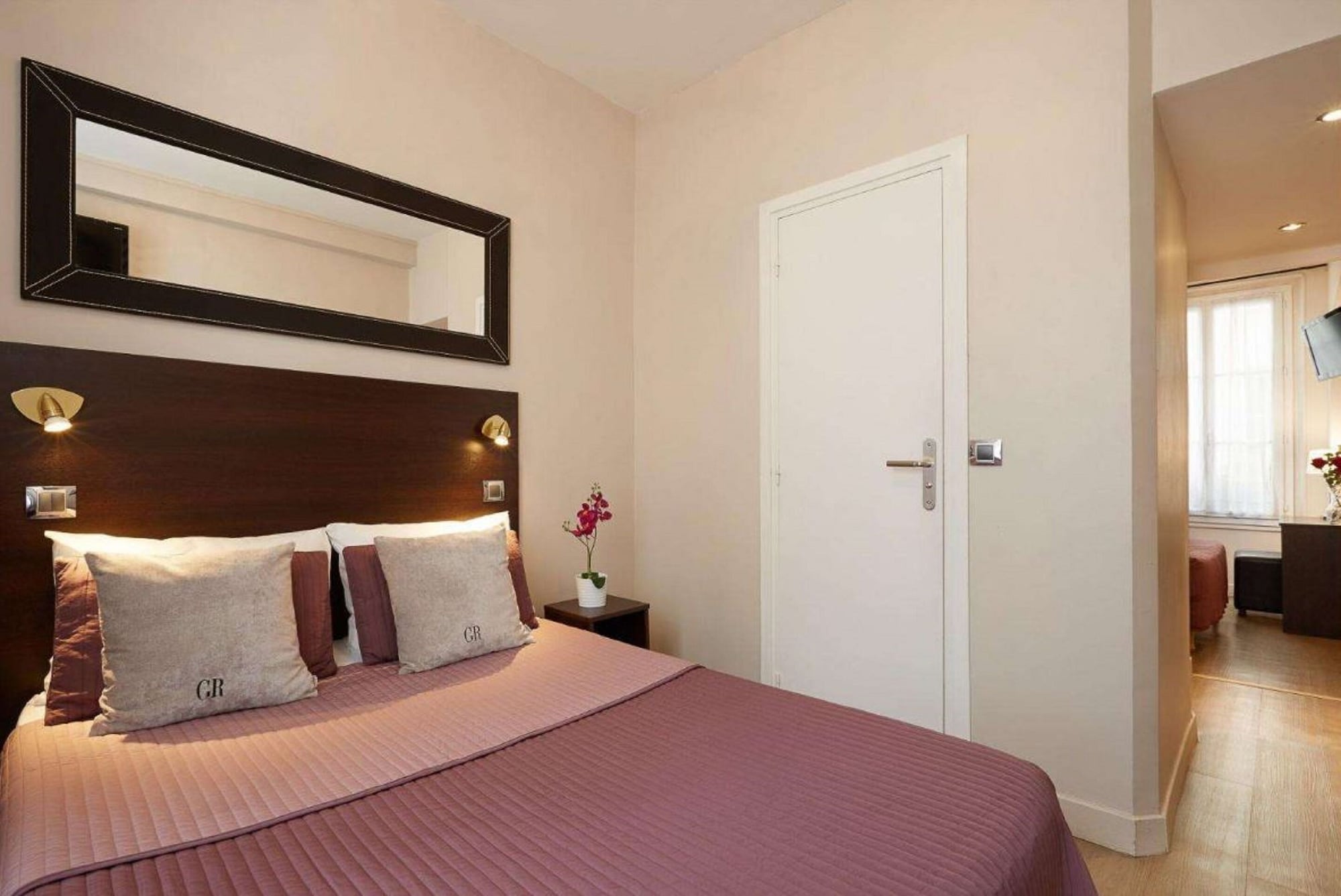 ROOM, TRIPLE