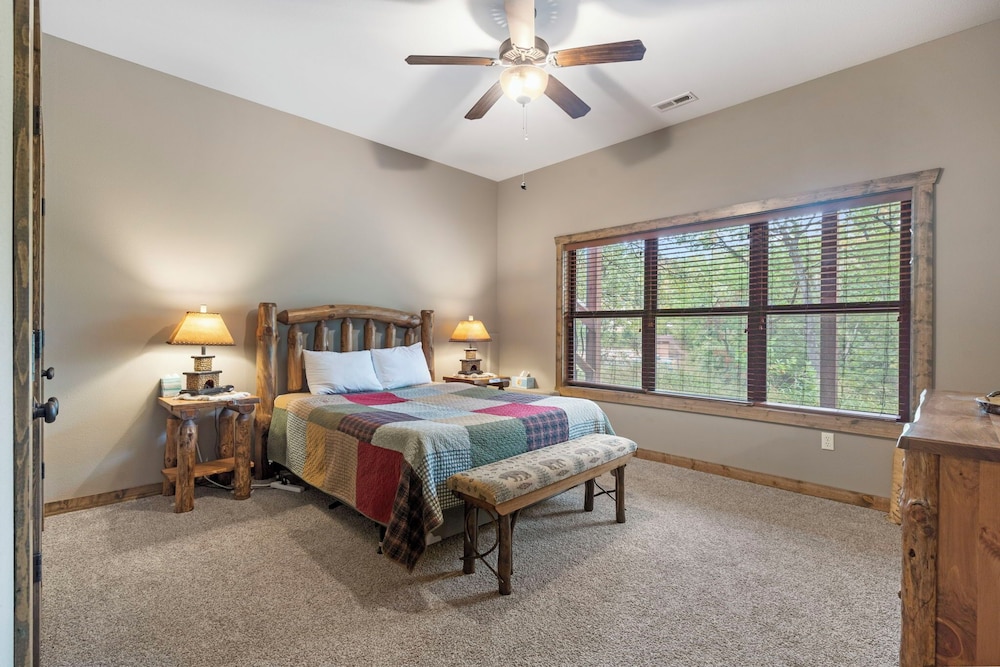Loft, Cabin, King and Queen Bed, 2 Futon Beds, Bunk Bed, 3 Beds, Queen Bed