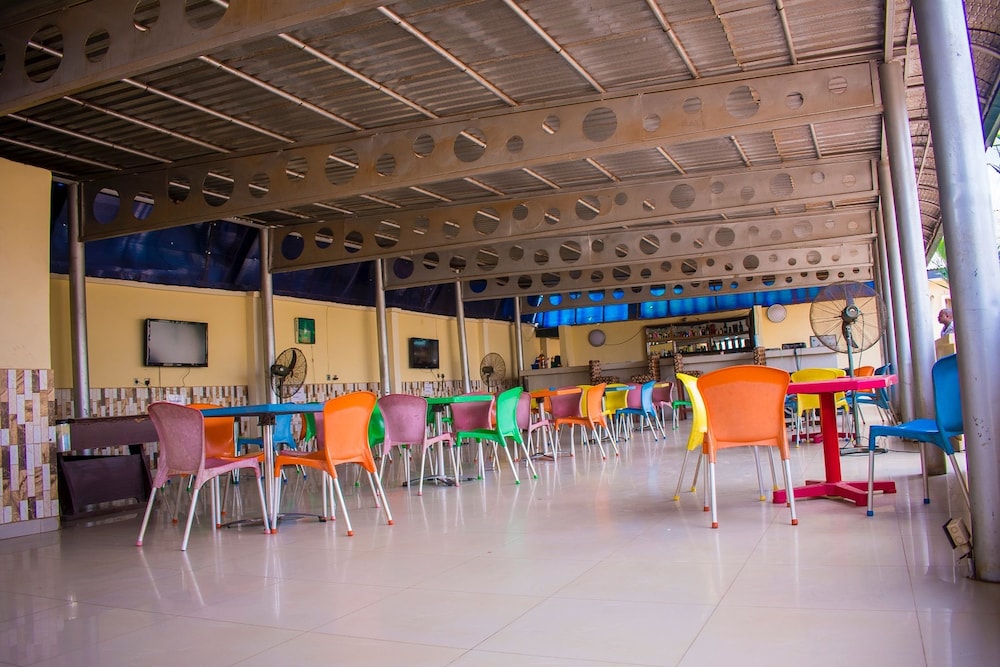 Taverna Guest House 23/30