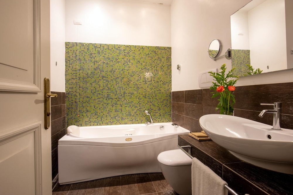 Vivaldi Luxury Rooms 63/63