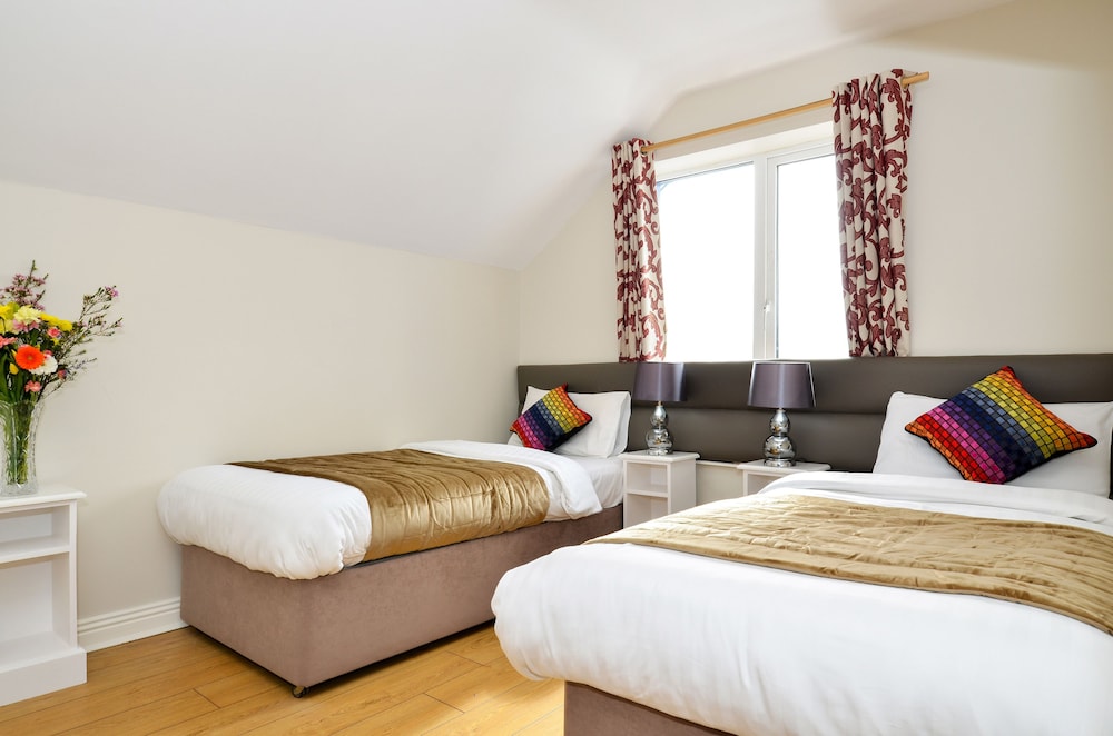 Dingle Harbour Lodge 12/39
