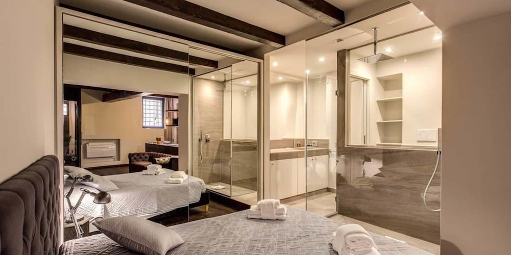 Trinita dei monti superior suite 21/23