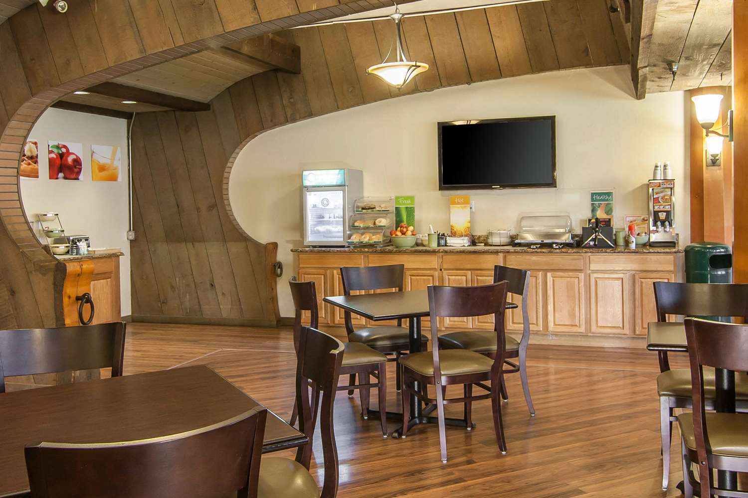 restaurant cafeteria