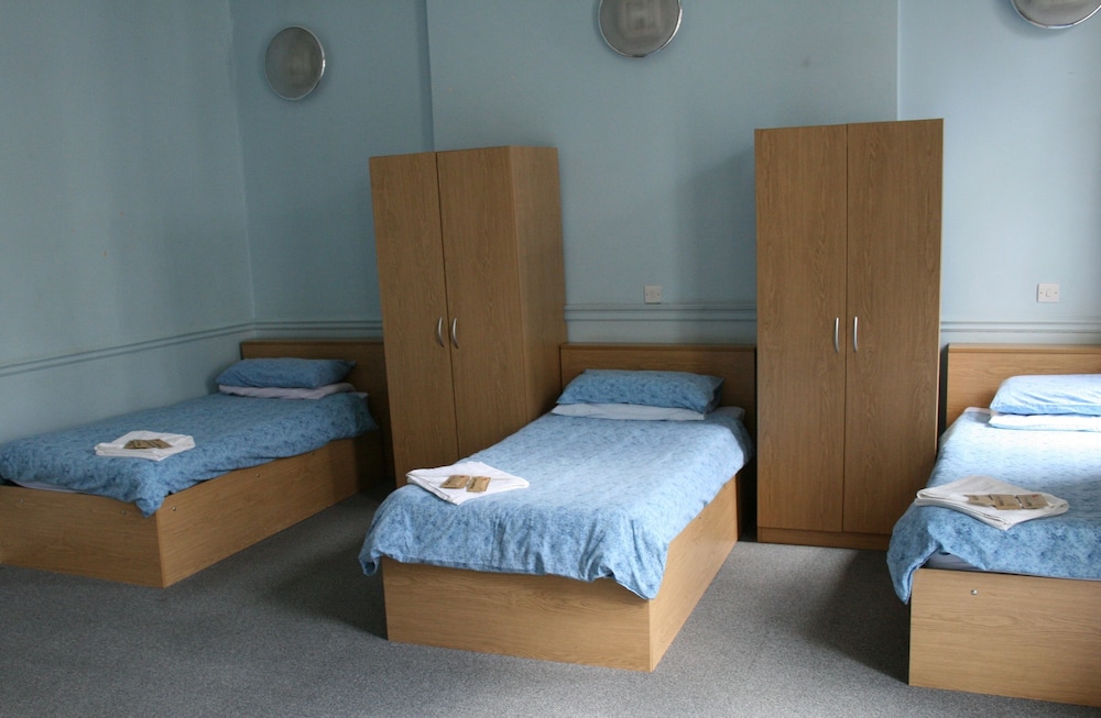 BASIC, TRIPLE, 3 BEDS, SHARED BATHROOM