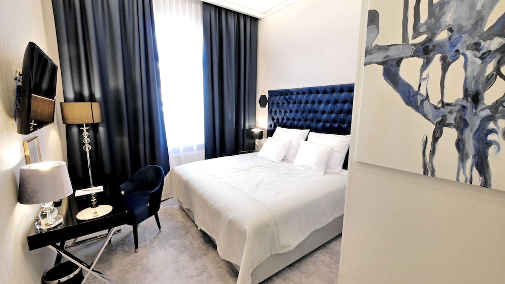 Szewska 22 Boutique 26/50