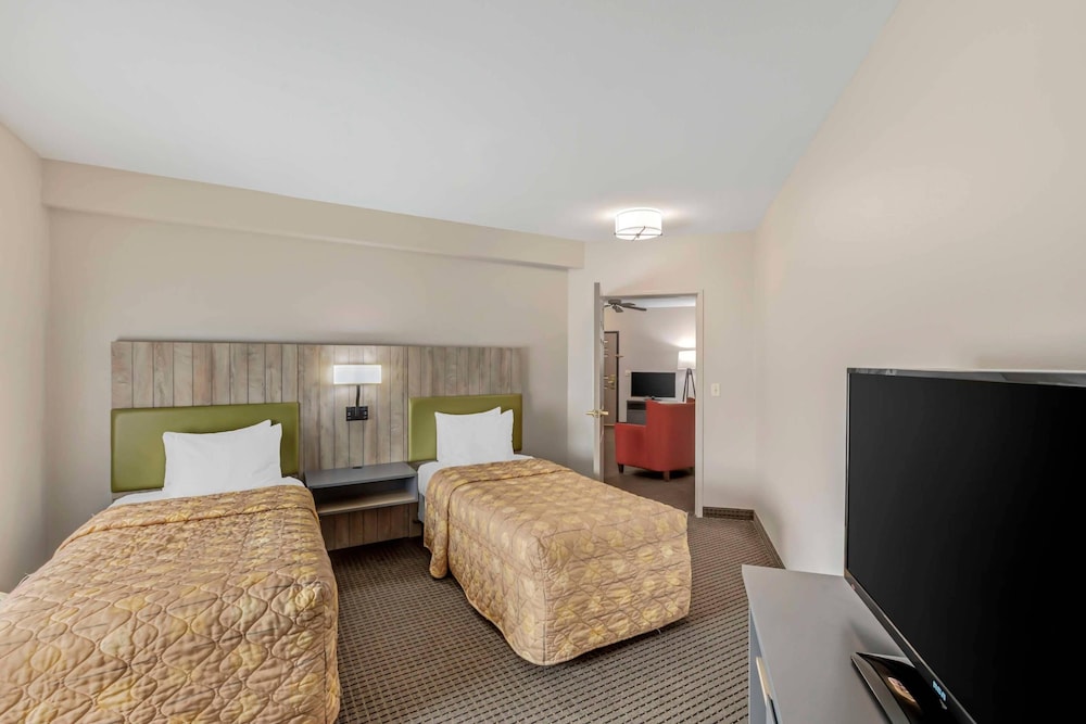 جناح بسريرين منفصلين بغرفتي نوم، Country Inn & Suites By Radisson, Elk Grove Village/Itasca 2/4