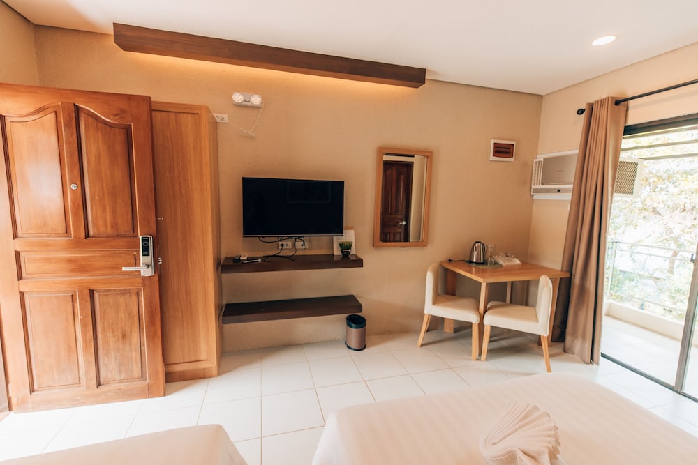 Pearl Vista De Coron Resort Hotel 40/50