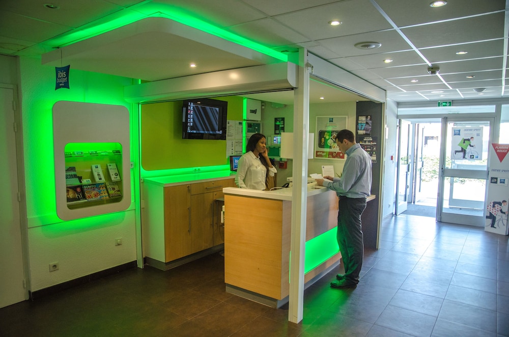 IBIS BUDGET AEROPORT LE BOURGET GARONOR 33/41