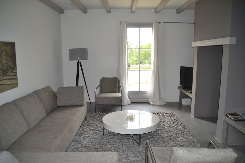 Chateau Les Merles 32/49