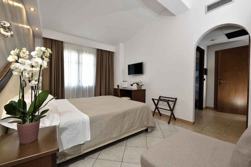 Nicoletta Hotel 26/69