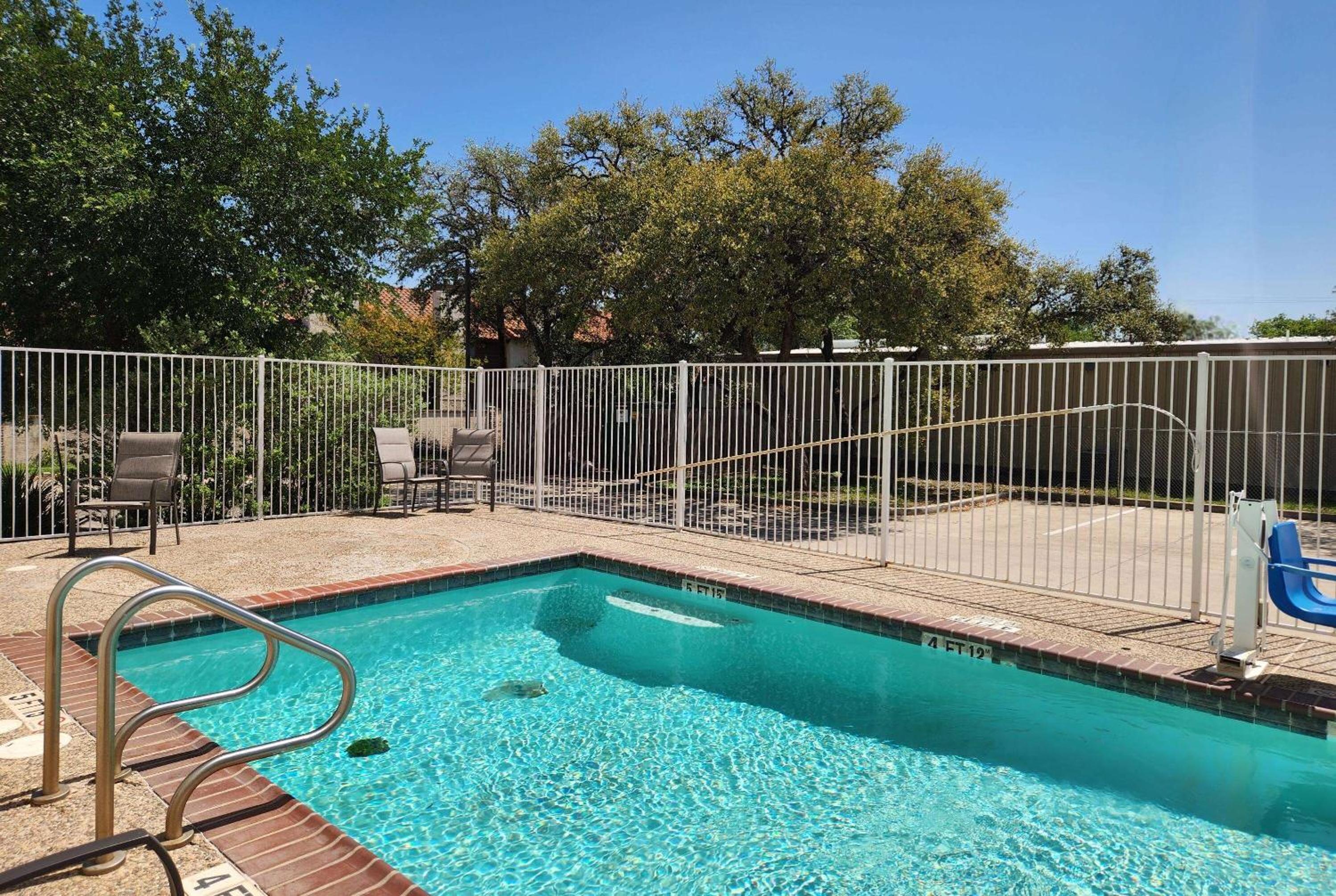 Baymont by Wyndham San Antonio Airport 32/44