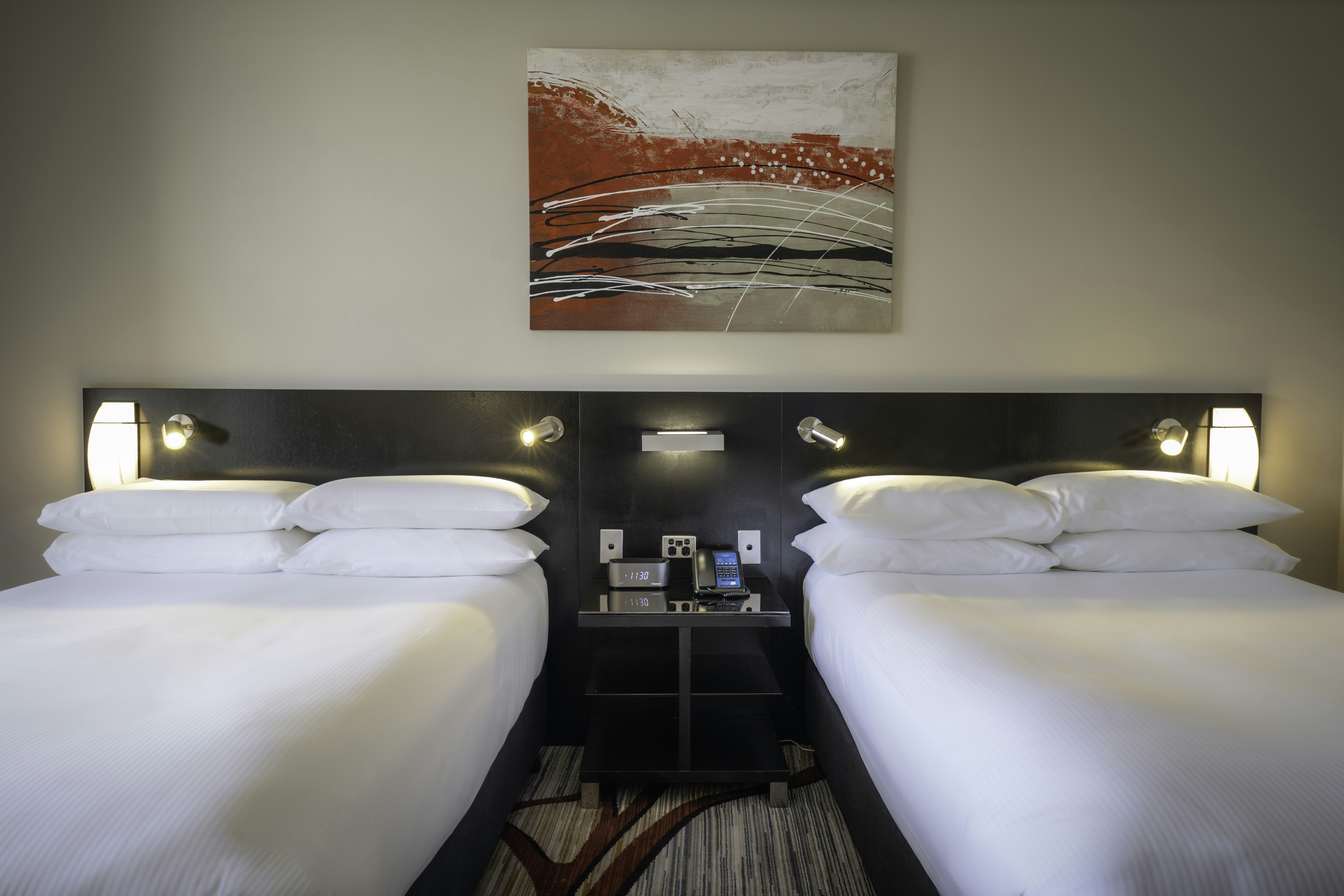 ROOM, 2 DOUBLE BEDS, CORNER