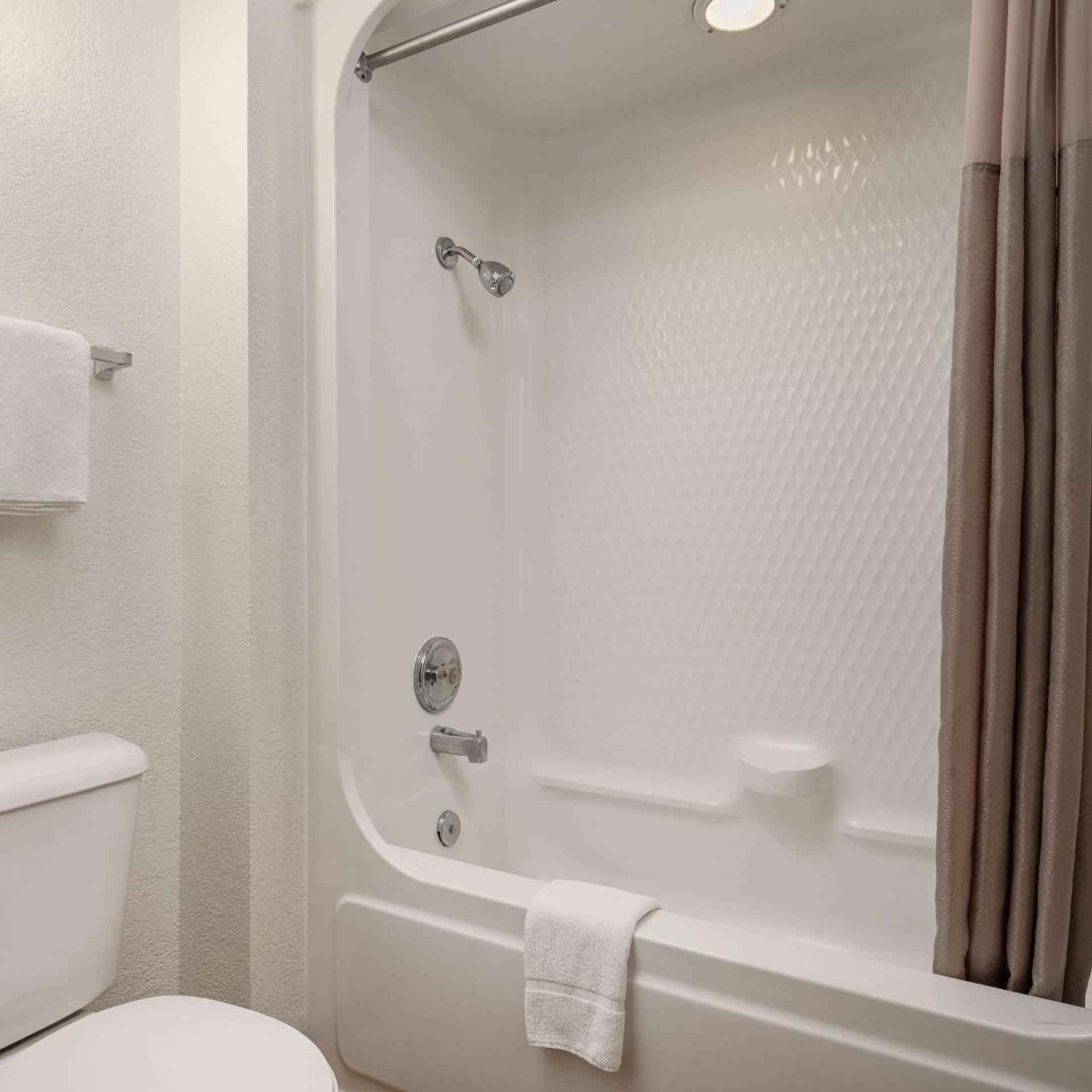 غرفة رباعية، Motel6 Buena Park, CA - Knotts Berry Farm - Disneyland 5/7