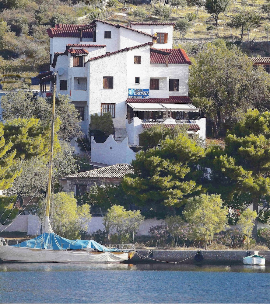 Drymna Hotel 36/50