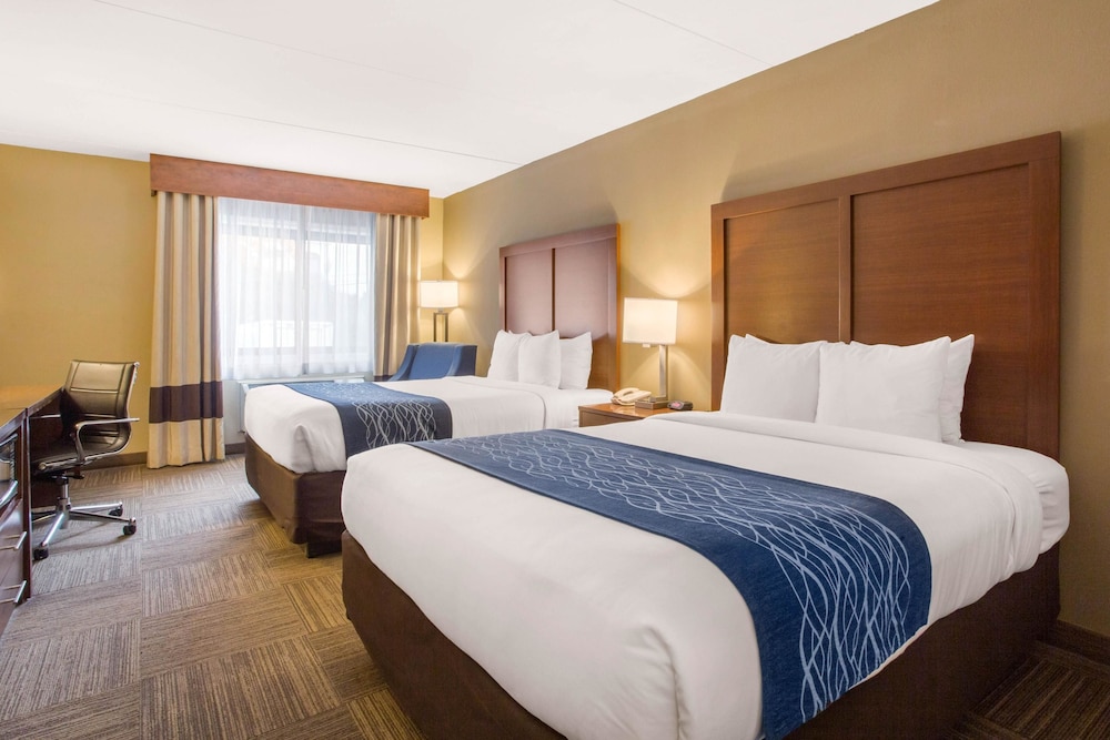 Comfort Inn Edgewater on Hudson River 8/37