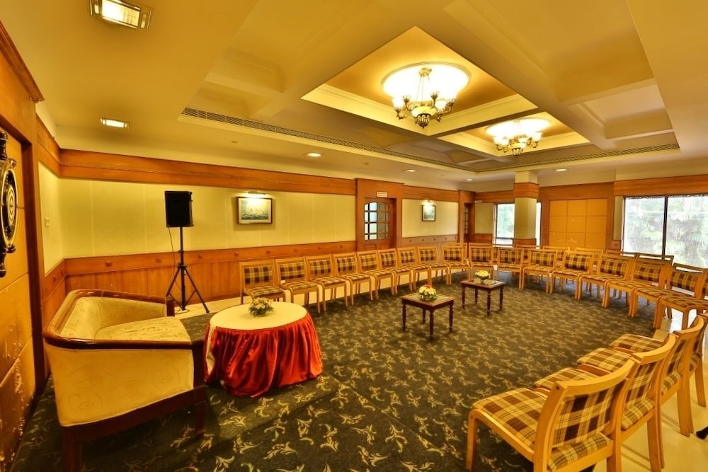HOTEL FORT QUEEN 12/32