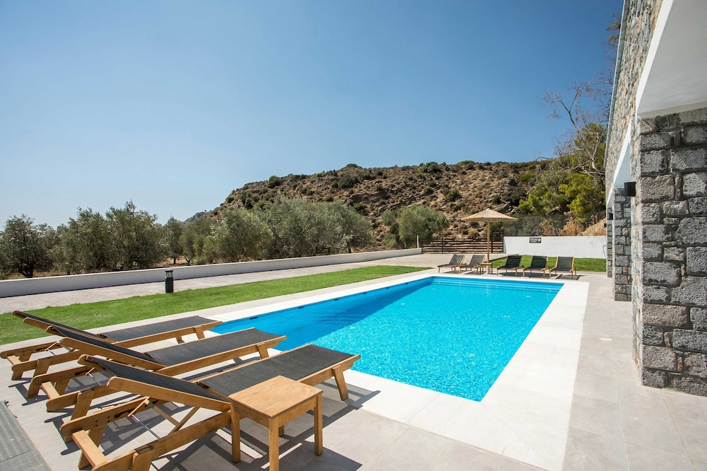 Terra Pietra Luxury Villas & Suites 28/42