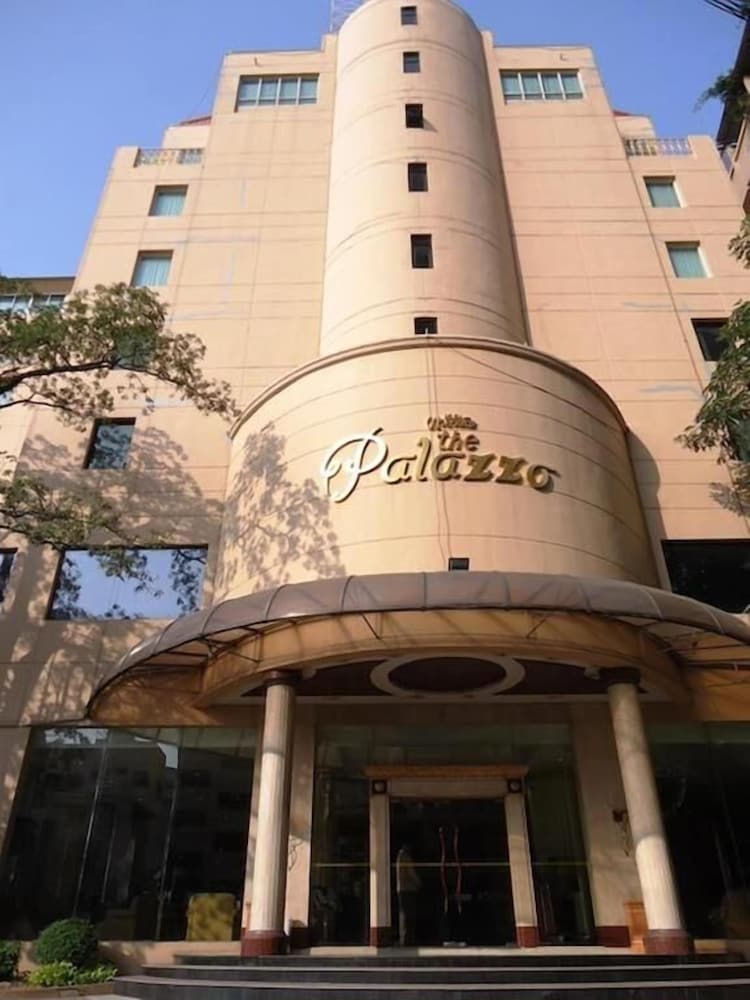 Palazzo Bangkok Hotel 2/55