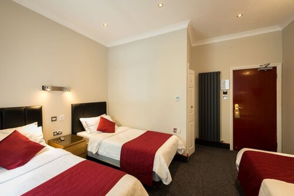 ROOM, TRIPLE