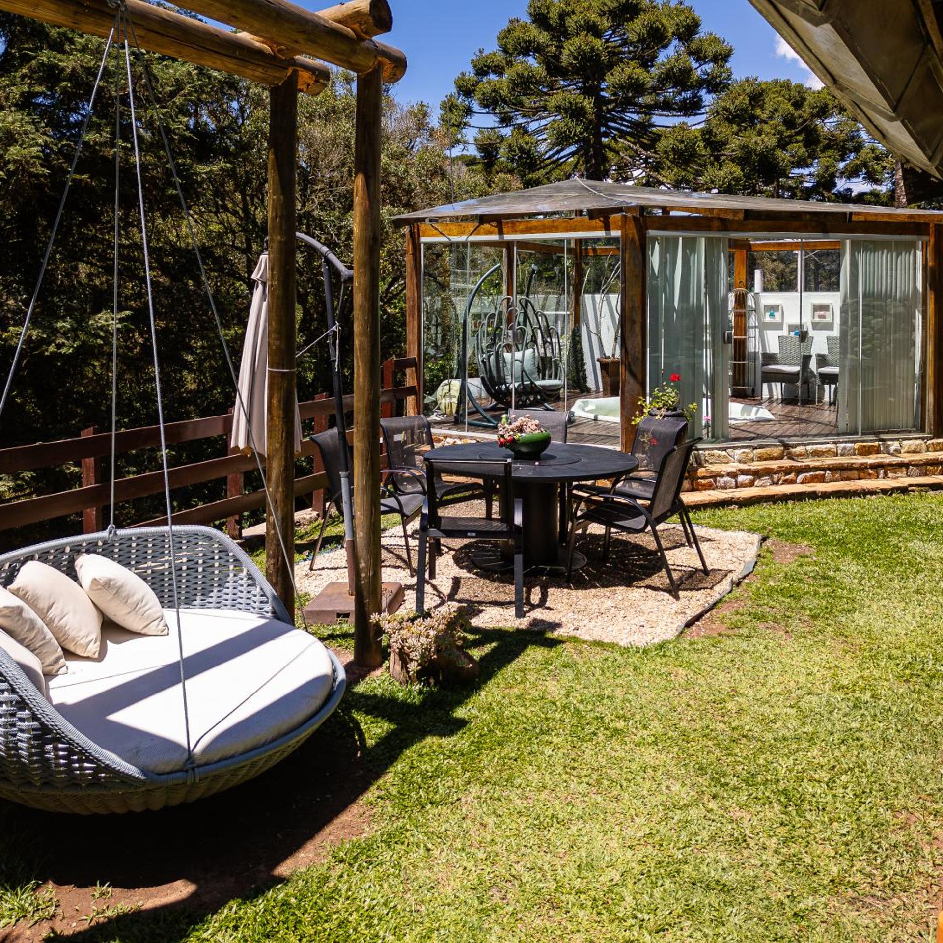 Apple House 40/50