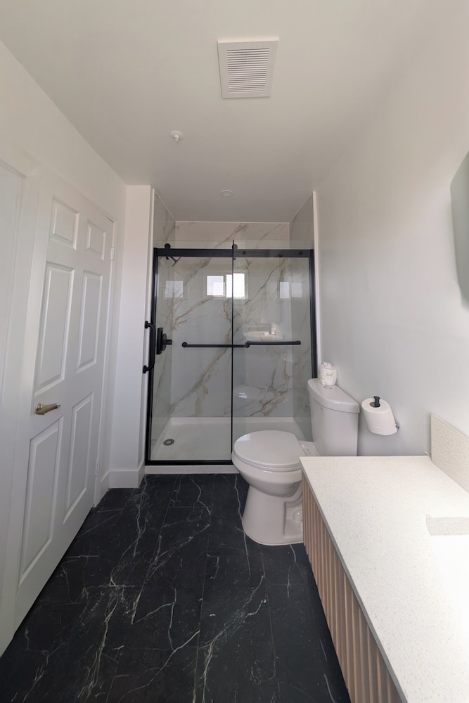 Luxury Inn 44/44